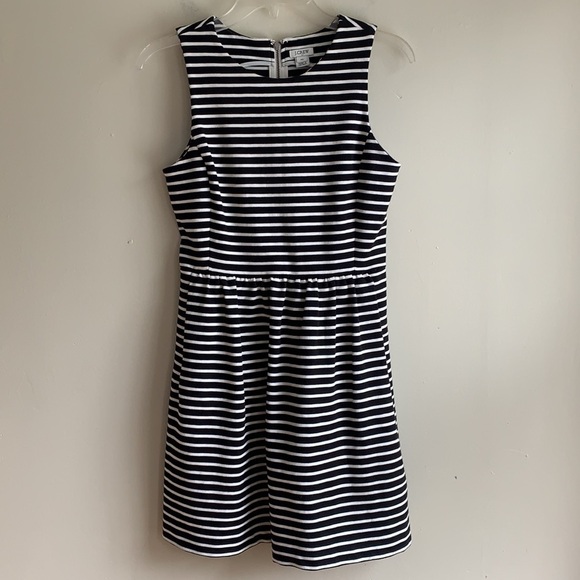 J. Crew Dresses & Skirts - J. Crew Daybreak striped striped dress XS